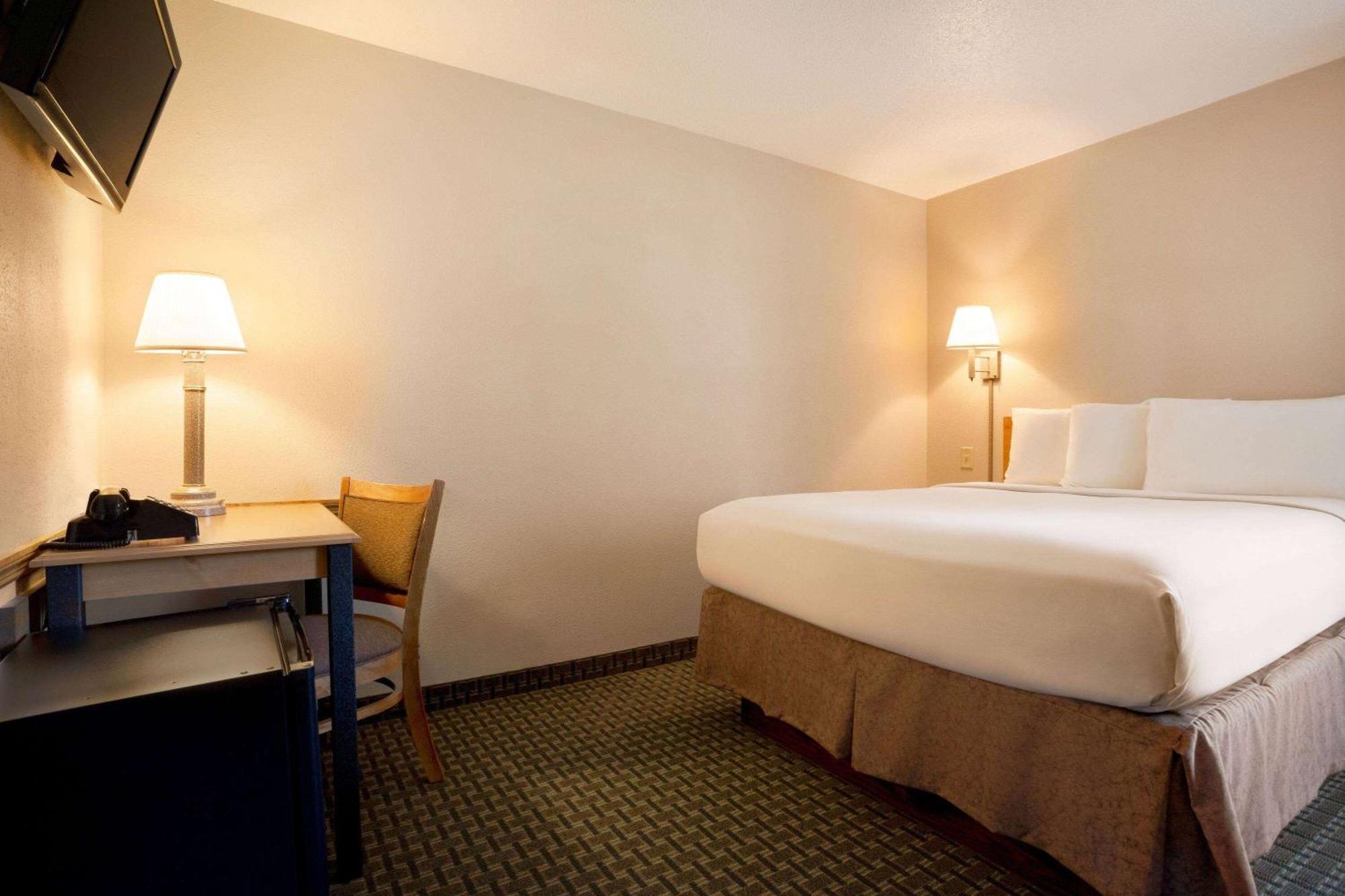 Travelodge By Wyndham Edgemont Ngoại thất bức ảnh